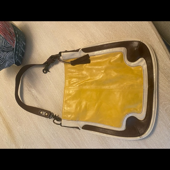 Tano Leather Shoulder Bag - Picture 6 of 6